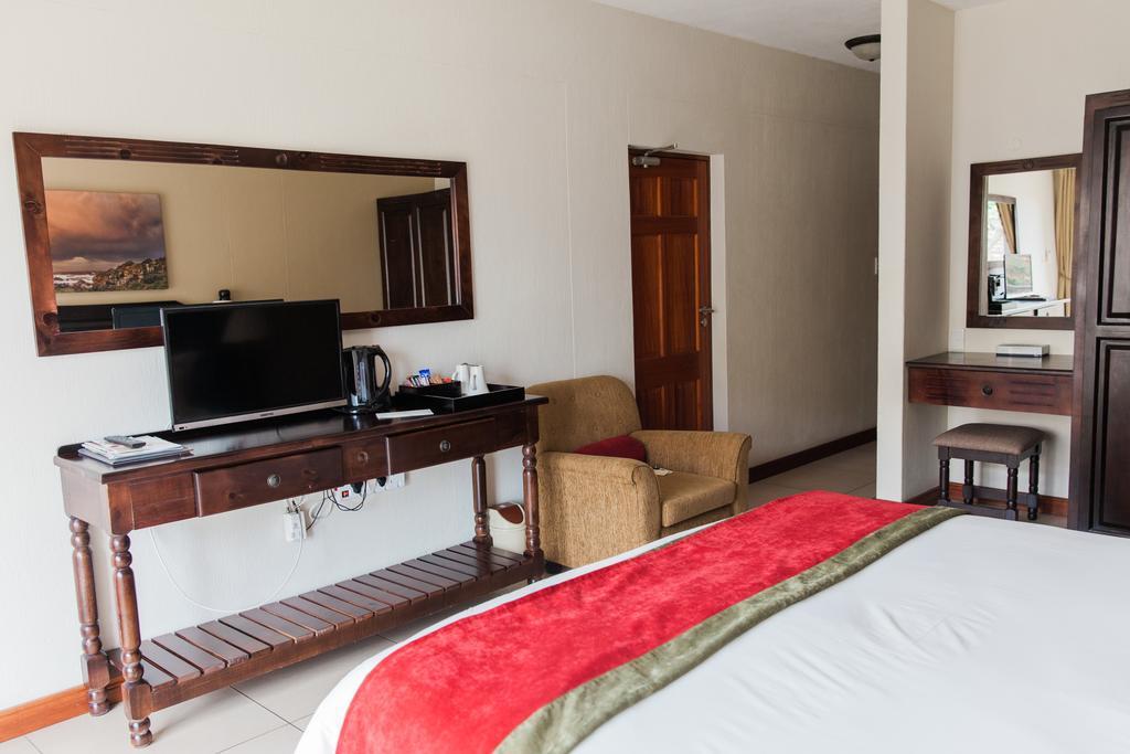 Umthunzi Hotel And Conference Umtentweni Ngoại thất bức ảnh